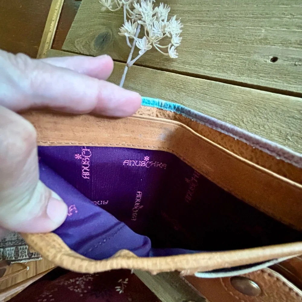 Artistic Anuschka leather hand painted wallet - Picture 7 of 16